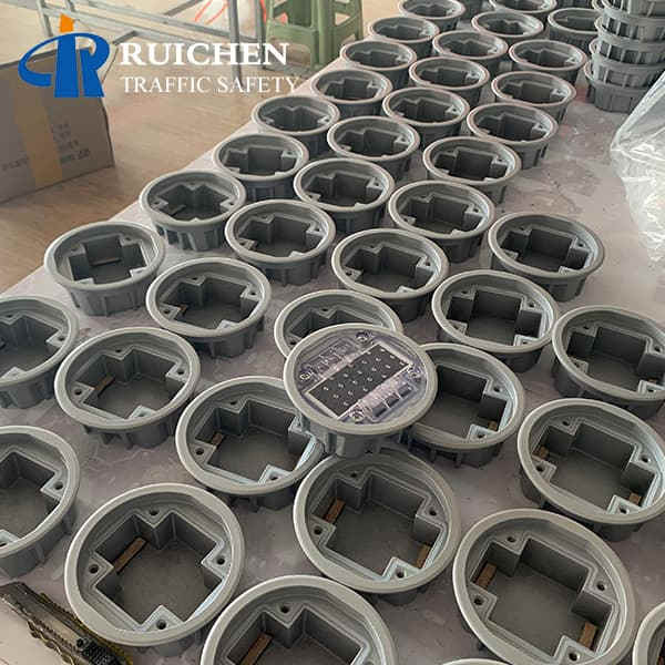 <h3>Bluetooth solar road stud with anchors factory-RUICHEN Road </h3>
